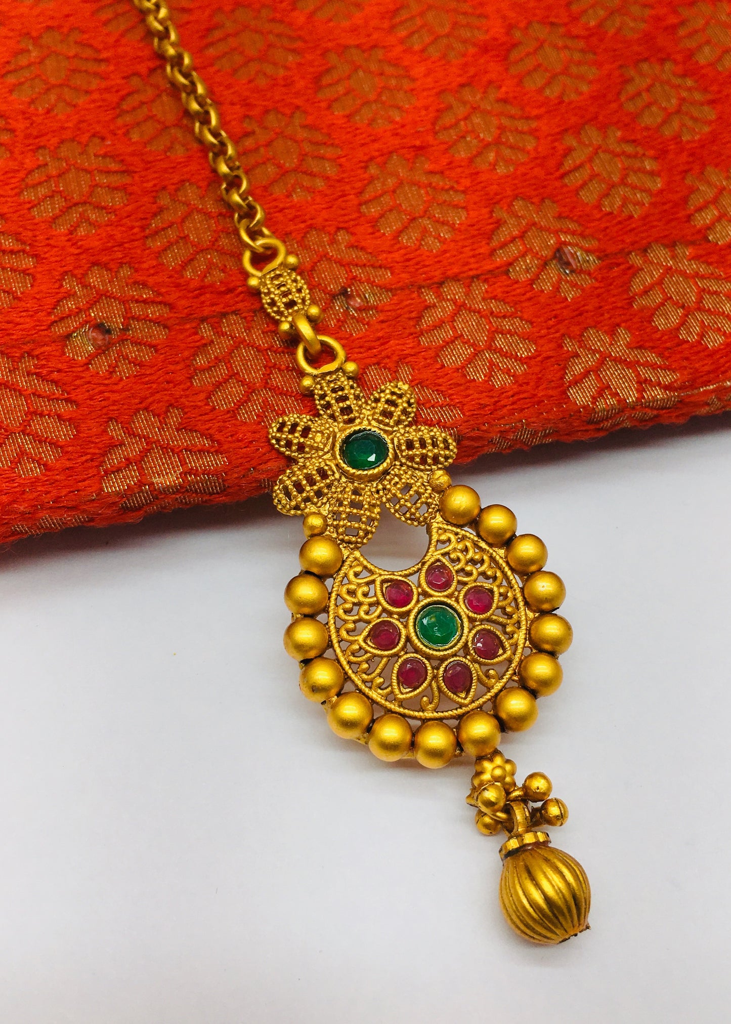 BEAUTIFUL DESIGNER BINDI