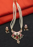 CHARMING PEARL NECKLACE