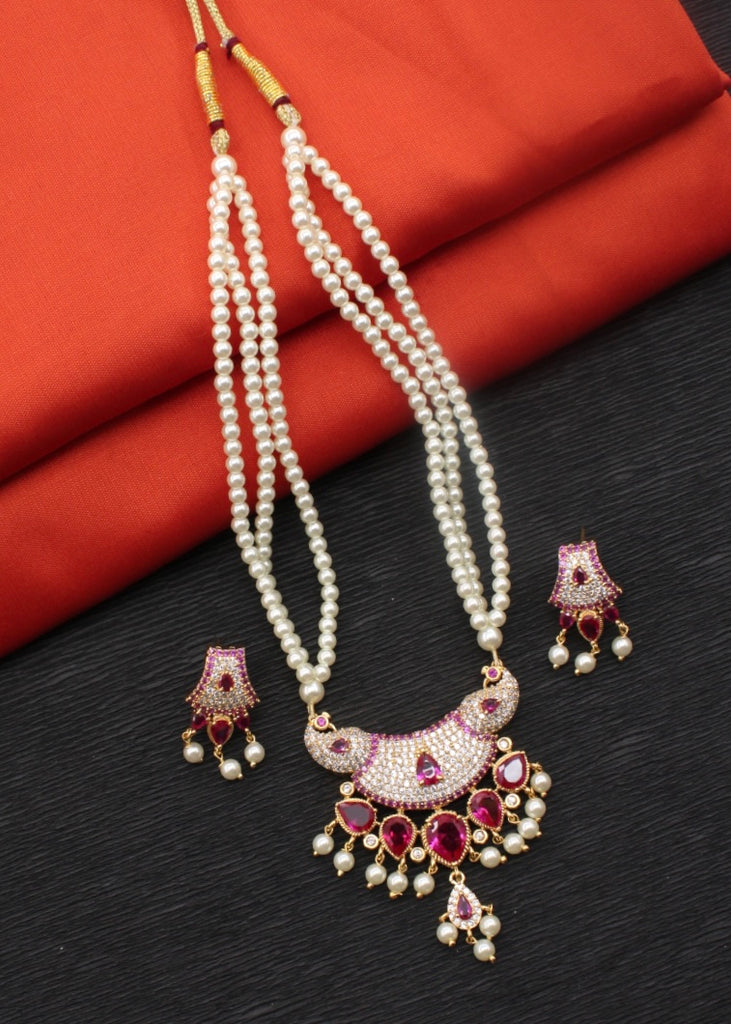 CHARMING PEARL NECKLACE Sonchafa