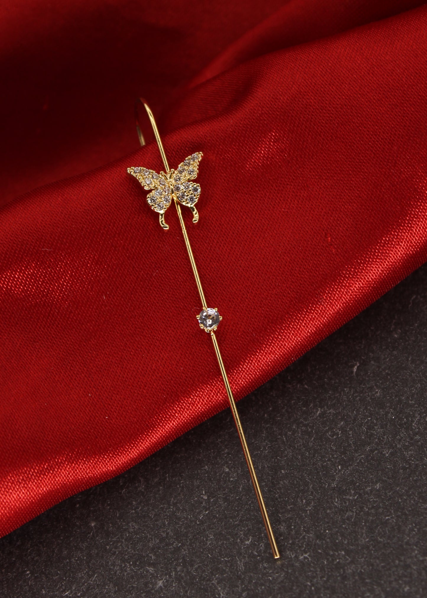 BLISSFUL BUTTERFLY EAR HOOK