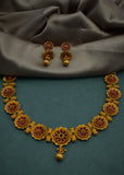 STYLISH FLORAL NECKLACE