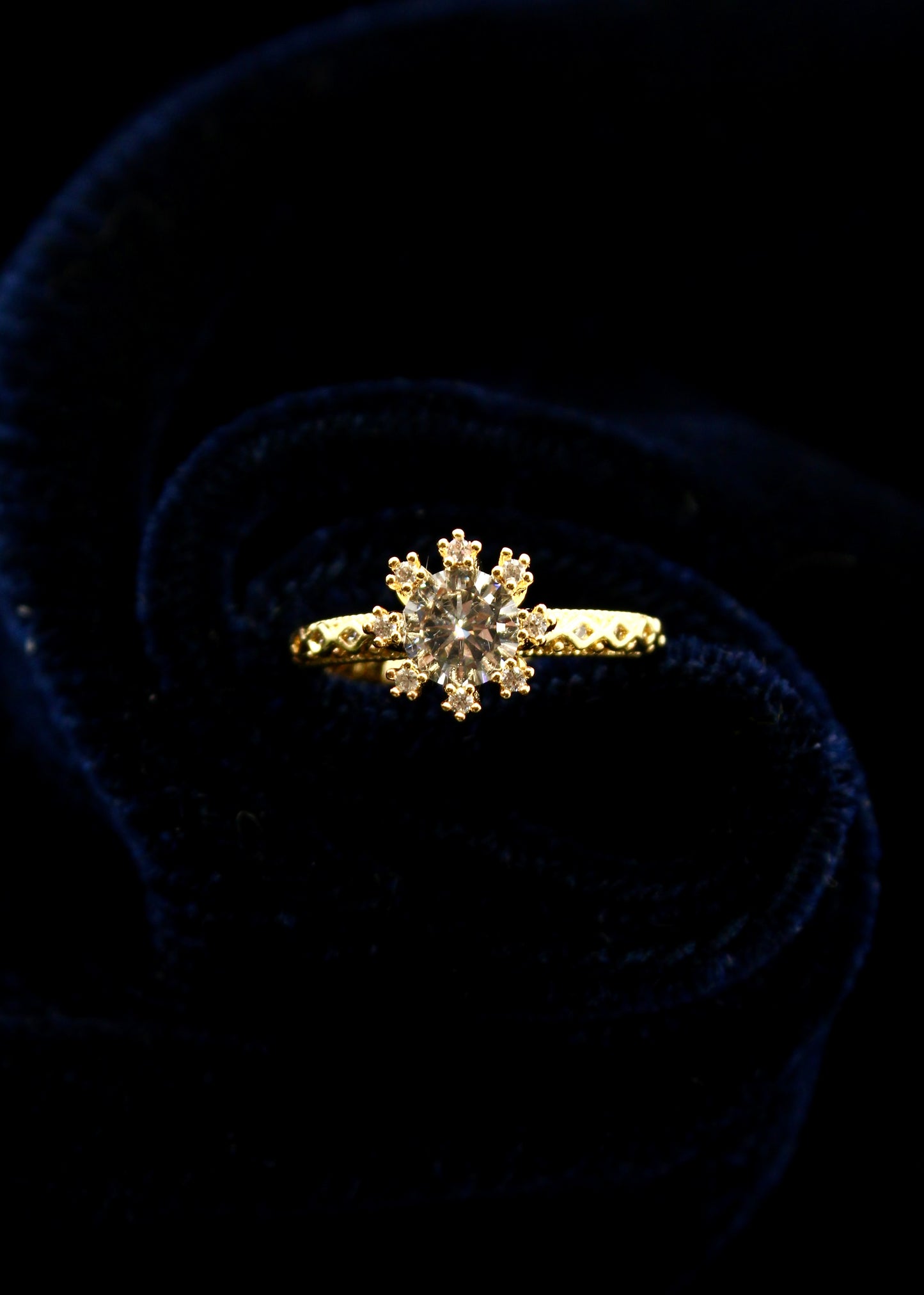 MODISH DIA FINGER RING