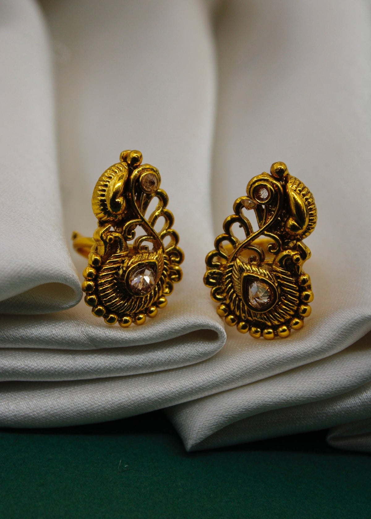 PEACOCK DESIGNER BICHAVE