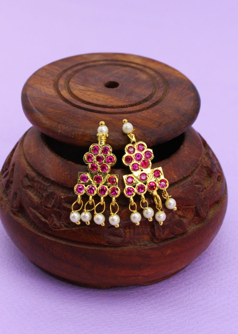 DAINTY FLORAL EARRINGS