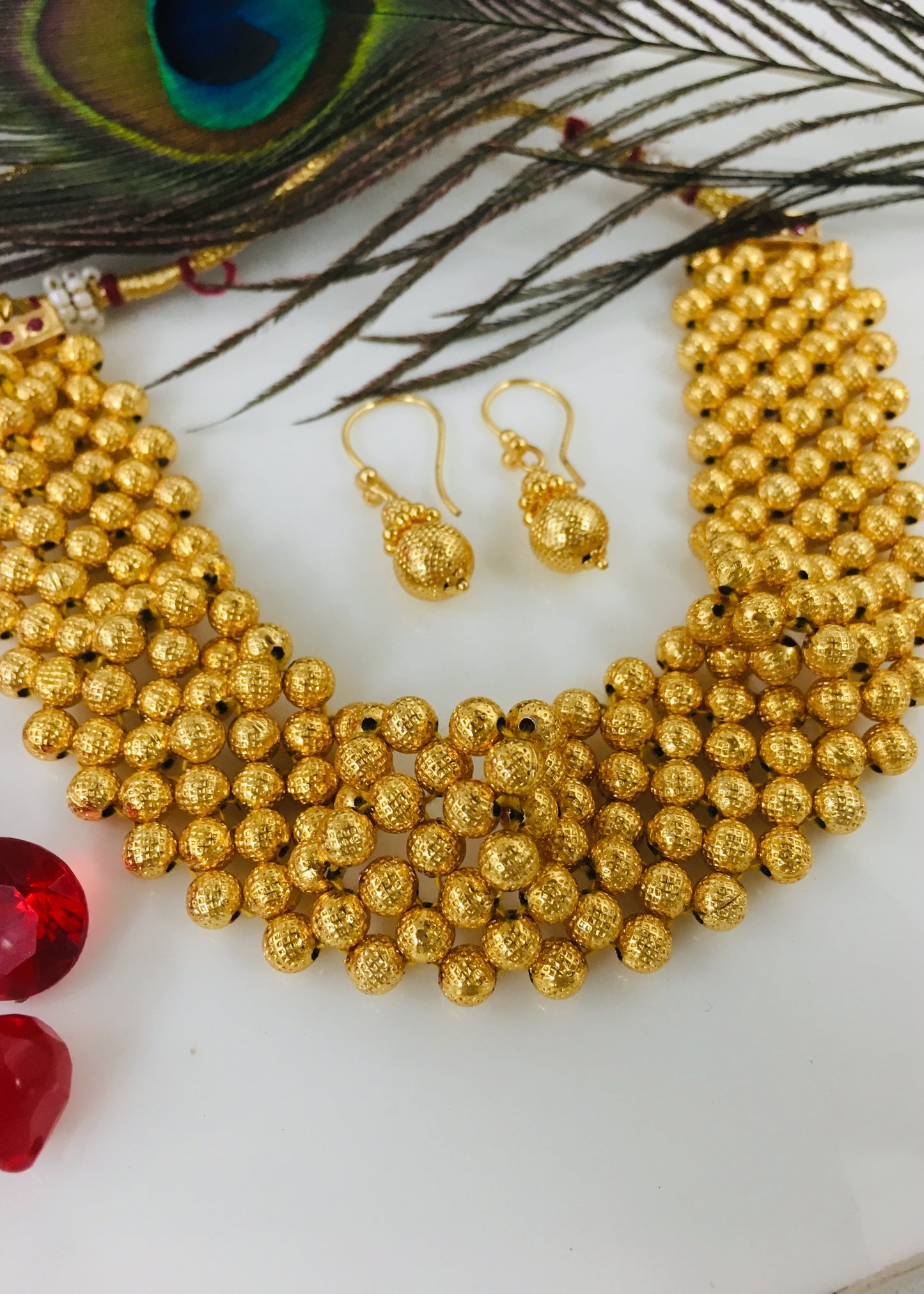 GOLDEN BEADS CHOKER NECKLACE