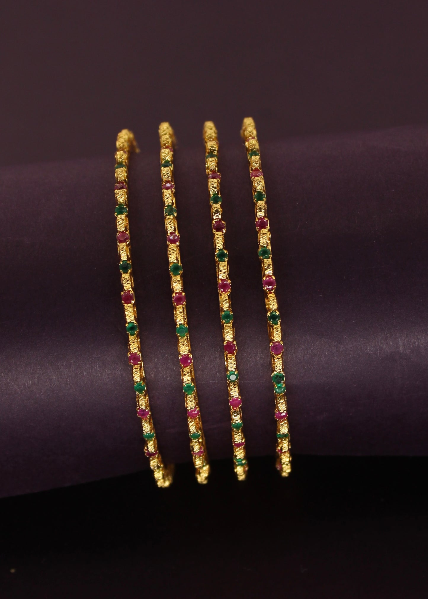 PLEASING DIA BANGLES