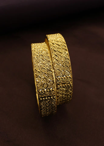 CLASSIC GOLD PLATED METAL BANGLES