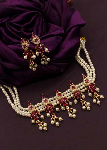 IMPRESSIVE MOTI NECKLACE