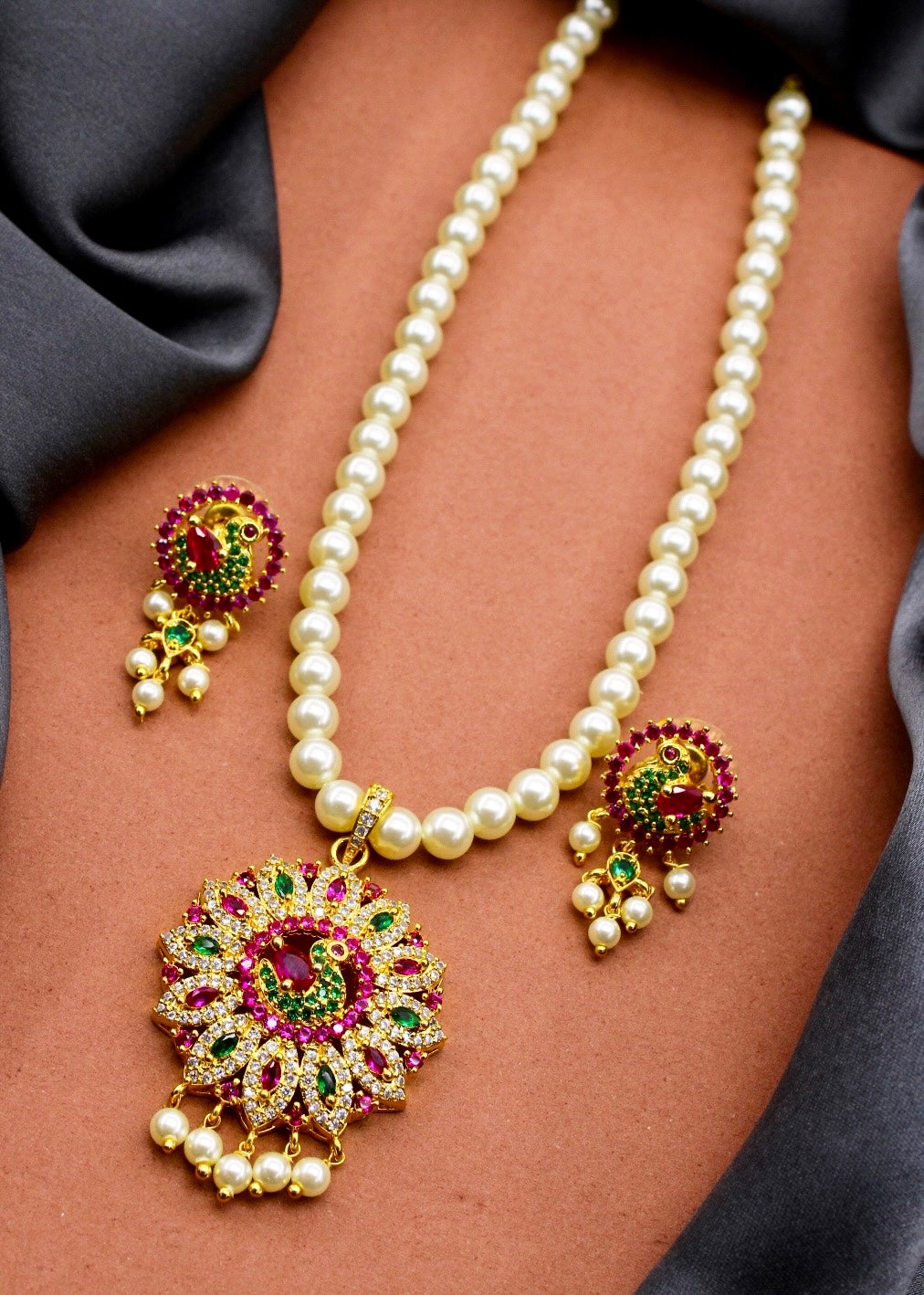 DESIGNER PEACOCK NECKLACE