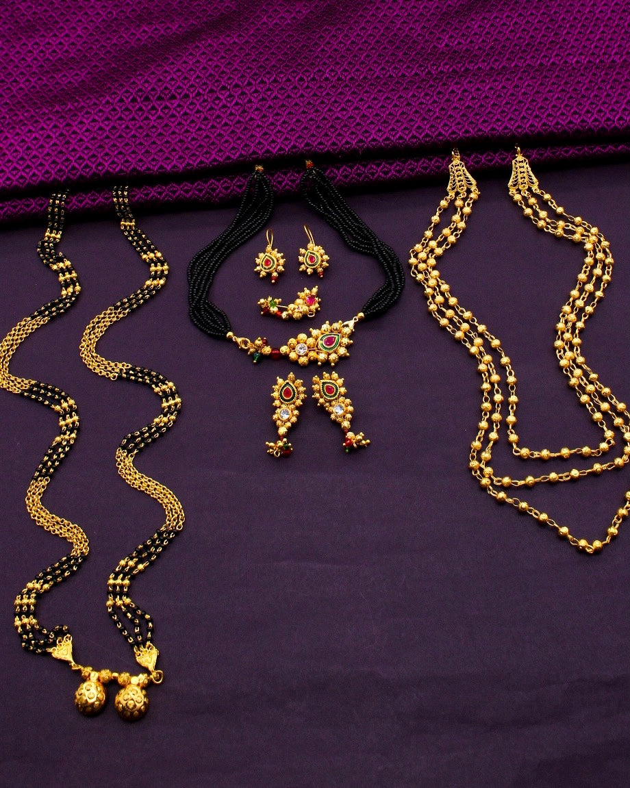 ALLURING NATH DESIGN COMBO SET