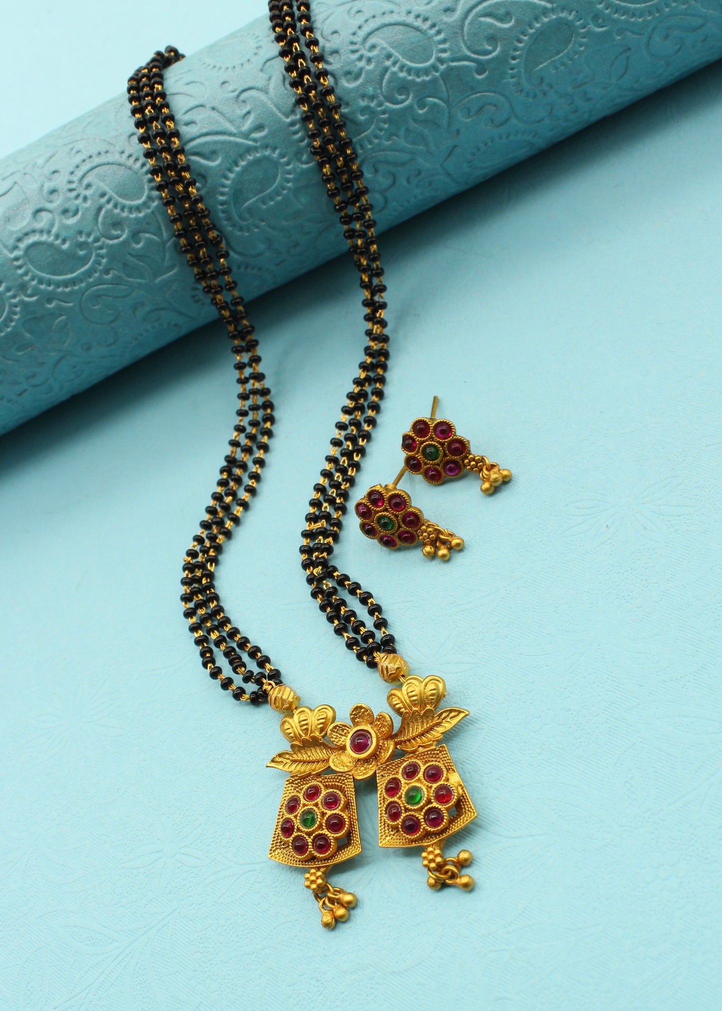 RADIANT FLORET WATI PENDANT MANGALSUTRA