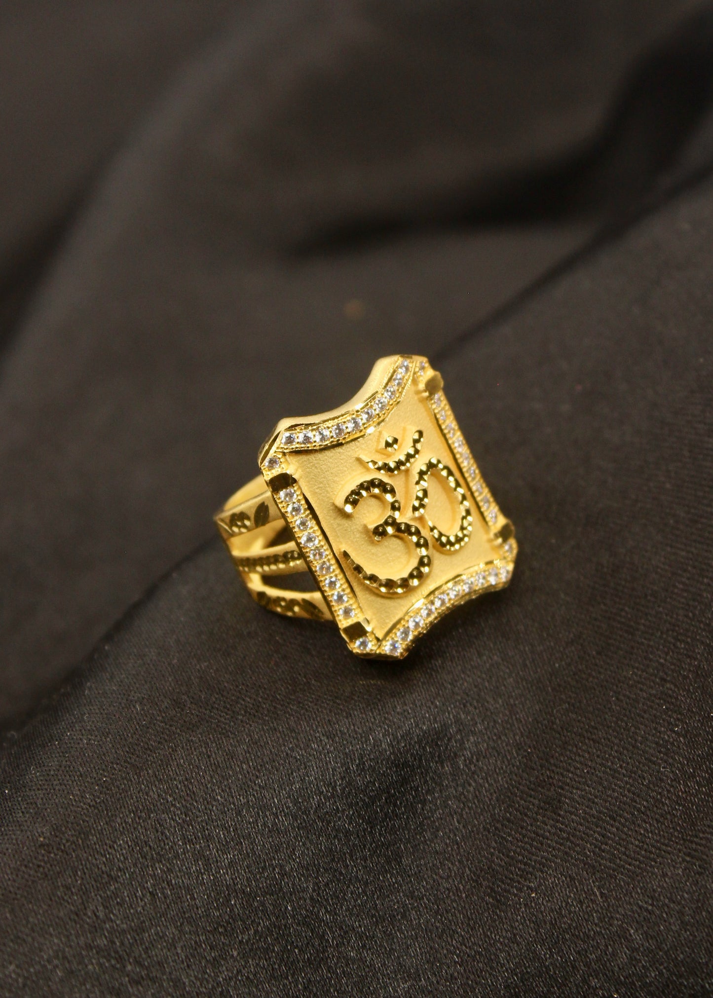 ROYAL GOLD PLATED MEN'S RING