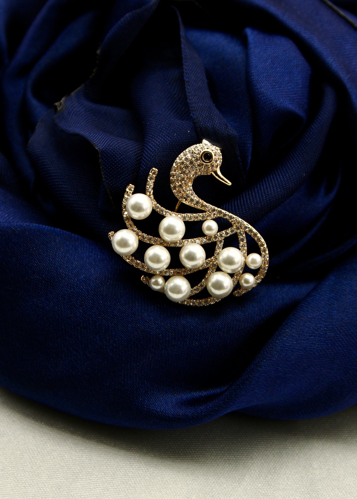 SWAN DESIGN DIA SAREEPIN