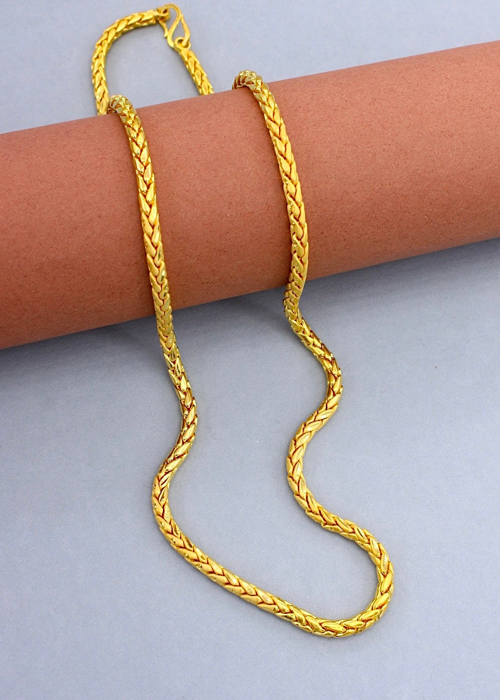 CLASSY GOLD PLATED CHAIN