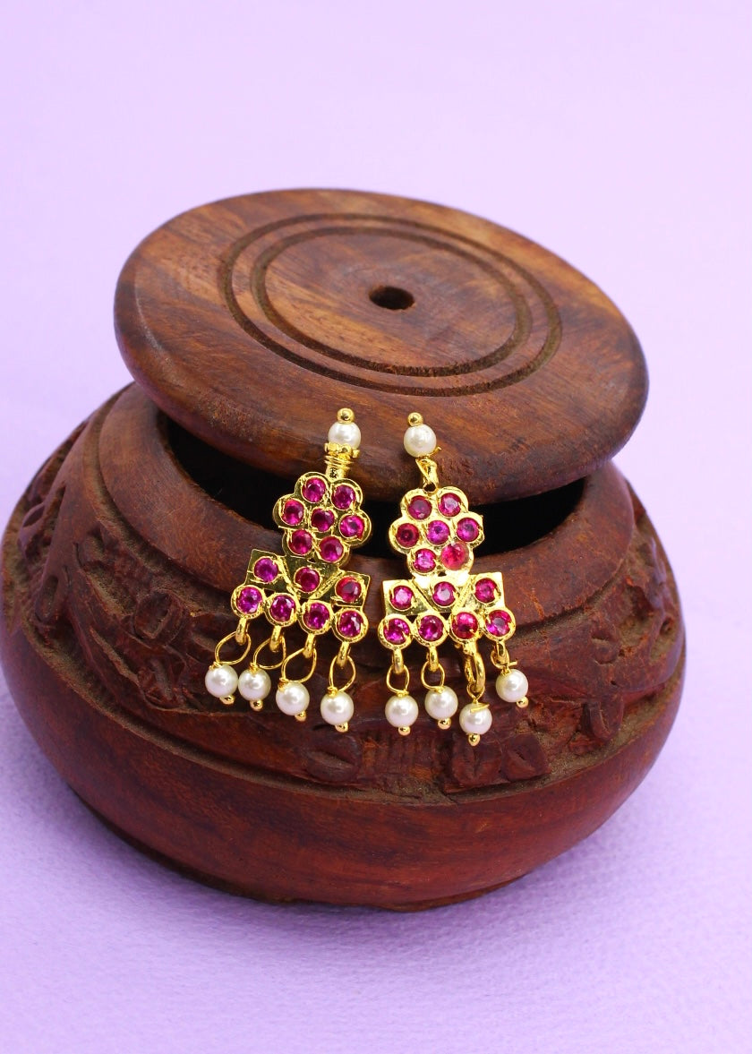 DAINTY FLORAL EARRINGS