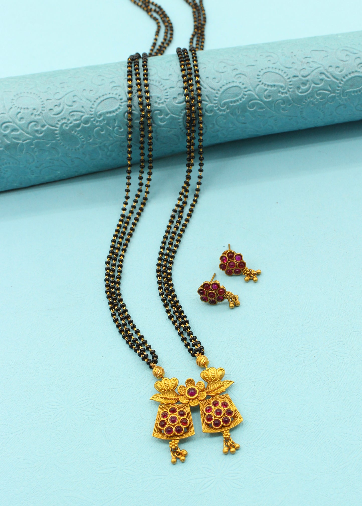 RADIANT FLORET WATI PENDANT MANGALSUTRA