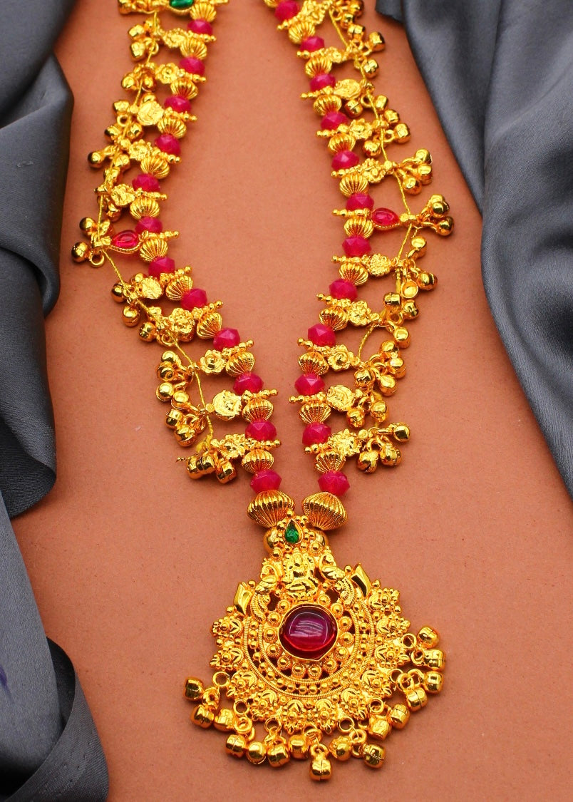 MORNAKSHI KOLHAPURI SAAJ