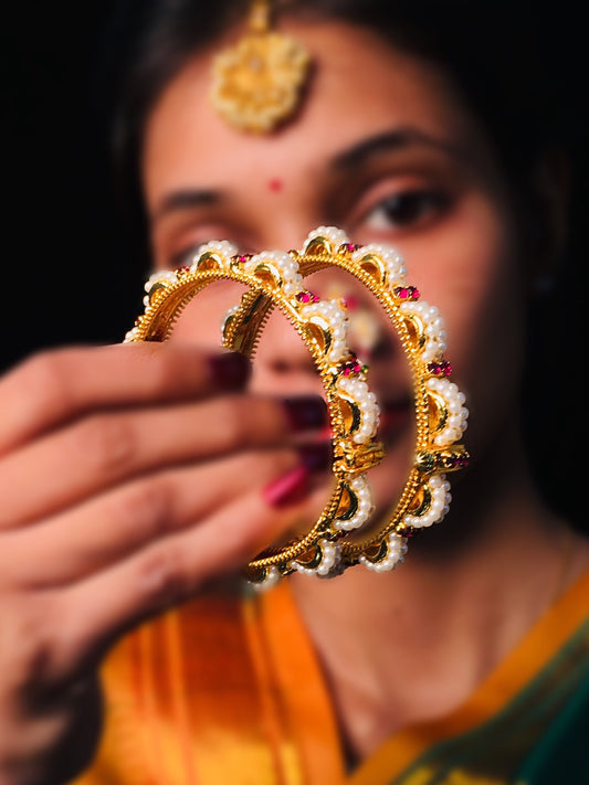 PINK STONE WITH PEARL BEADS BANGLES