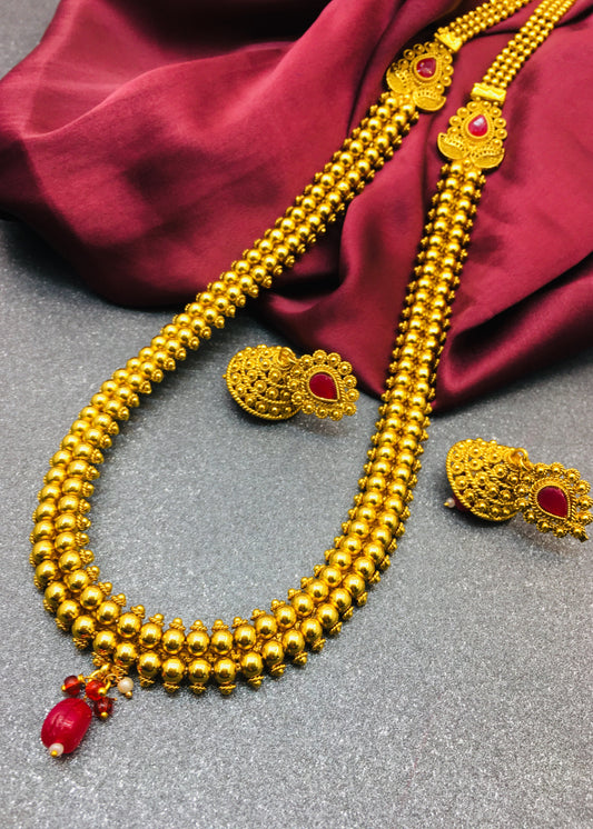 VERY CLASSY TRADITIONAL NECKLACE