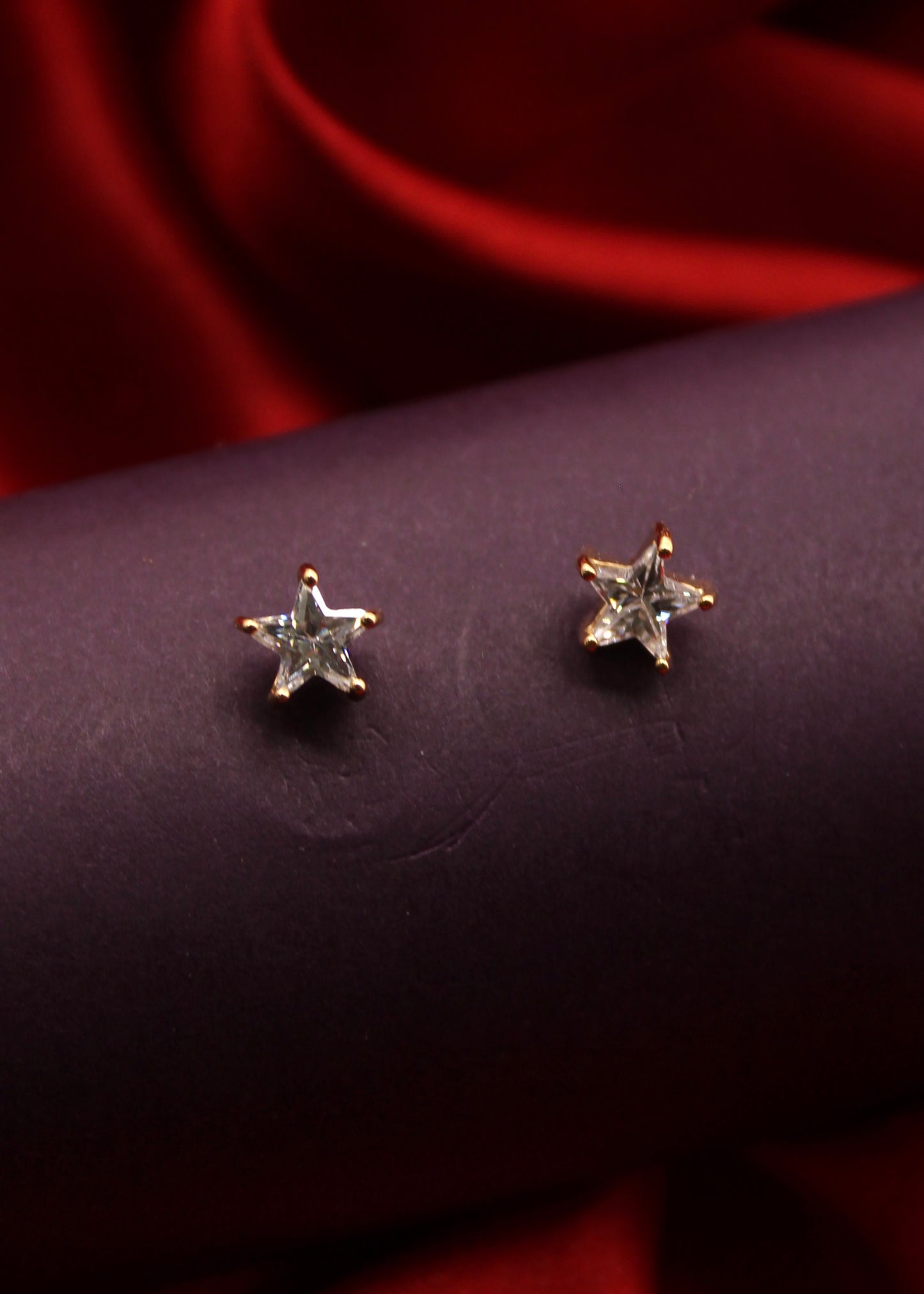 STAR SHAPE DIA STUDS