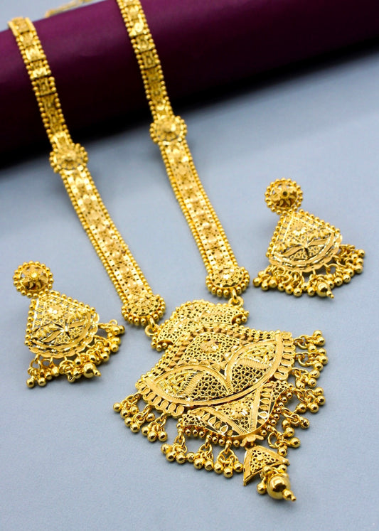 GLEAMING GOLD PLATED NECKLACE