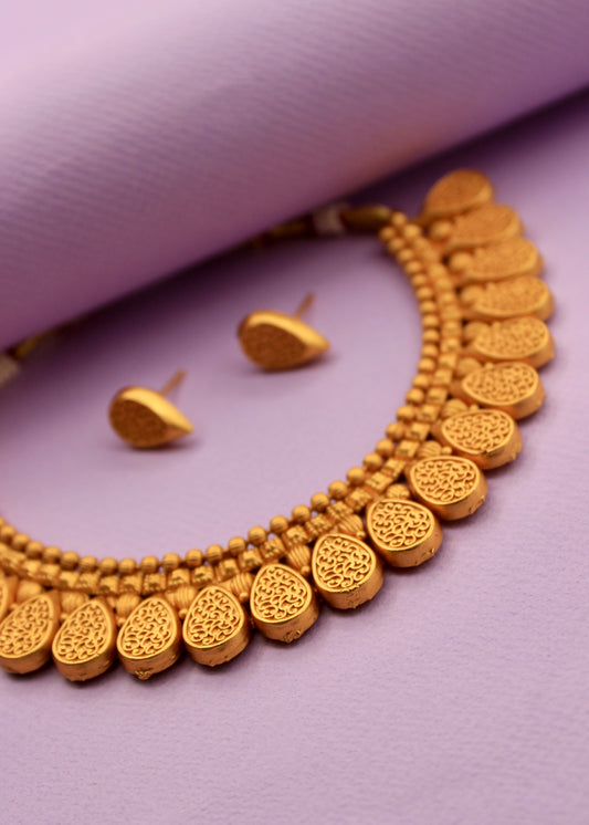 PLEASING MATTE NECKLACE