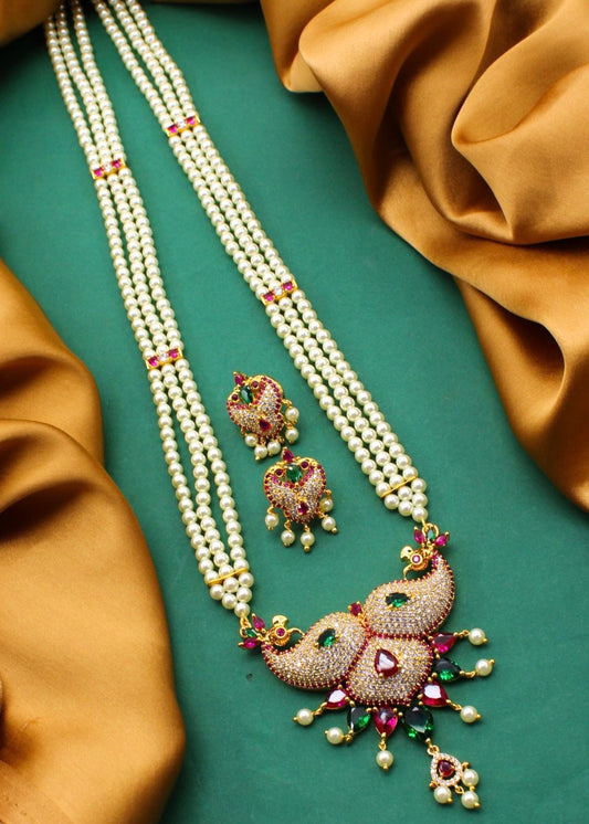 IMPRESSIVE MOTI NECKLACE