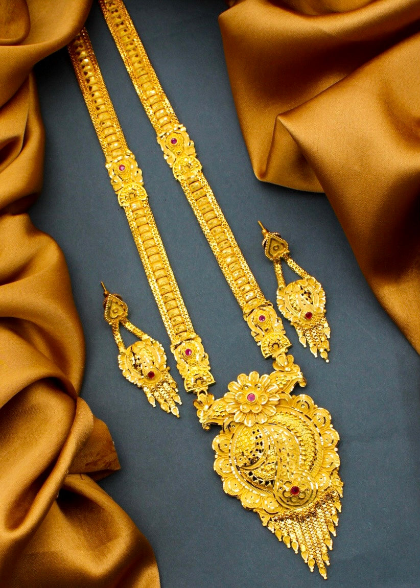 GLAMOROUS GOLD PLATED NECKLACE