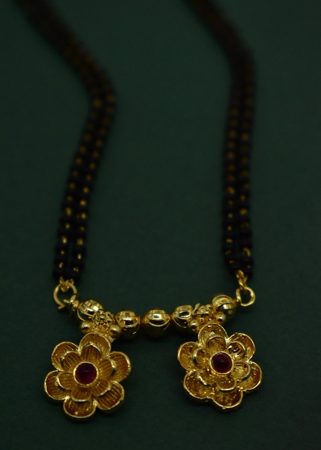 GOLDEN FLORAL PENDANT MANGALSUTRA