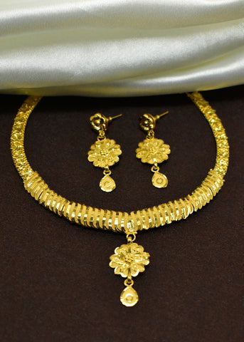 ETHEREAL GOLD PLATED NECKLACE