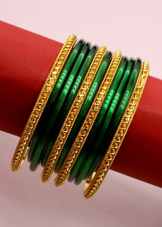 STRIKING TRADITIONAL BANGLES