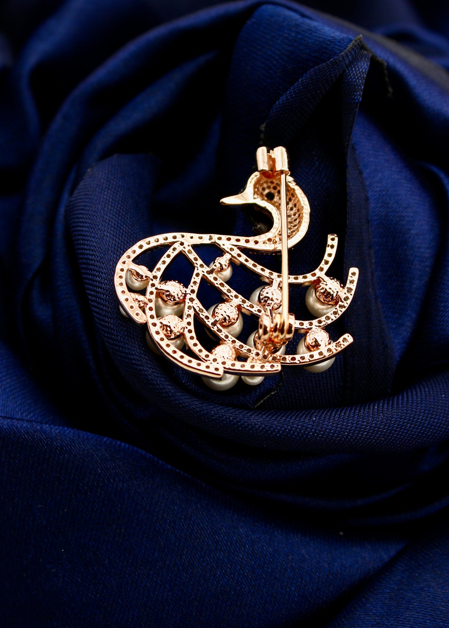 SWAN DESIGN DIA SAREEPIN