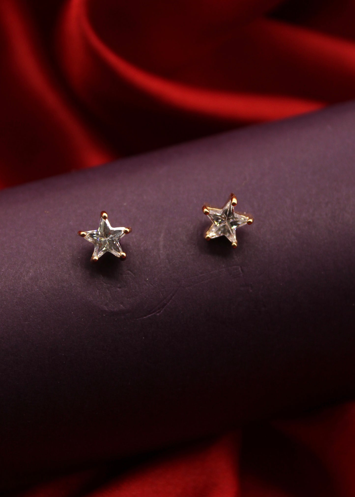 STAR SHAPE DIA STUDS