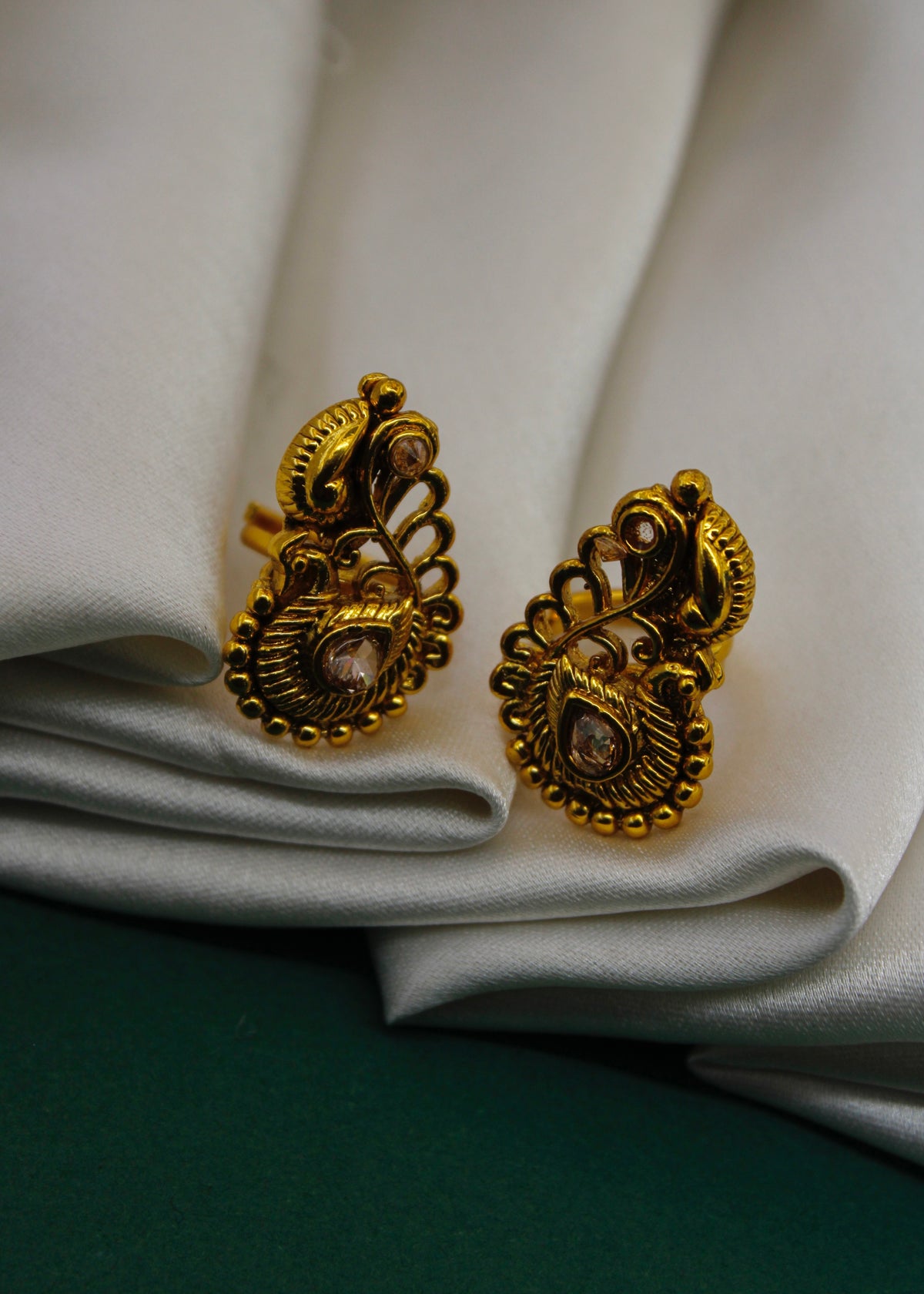 PEACOCK DESIGNER BICHAVE