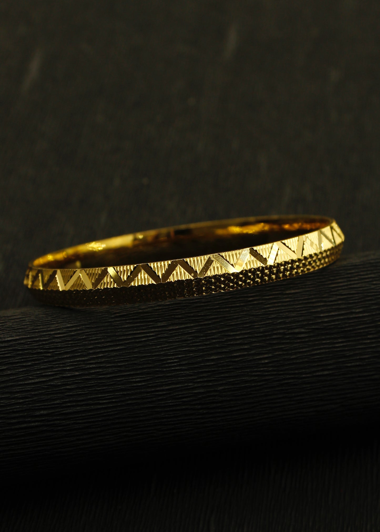 STYLISH GOLDEN MEN'S KADA