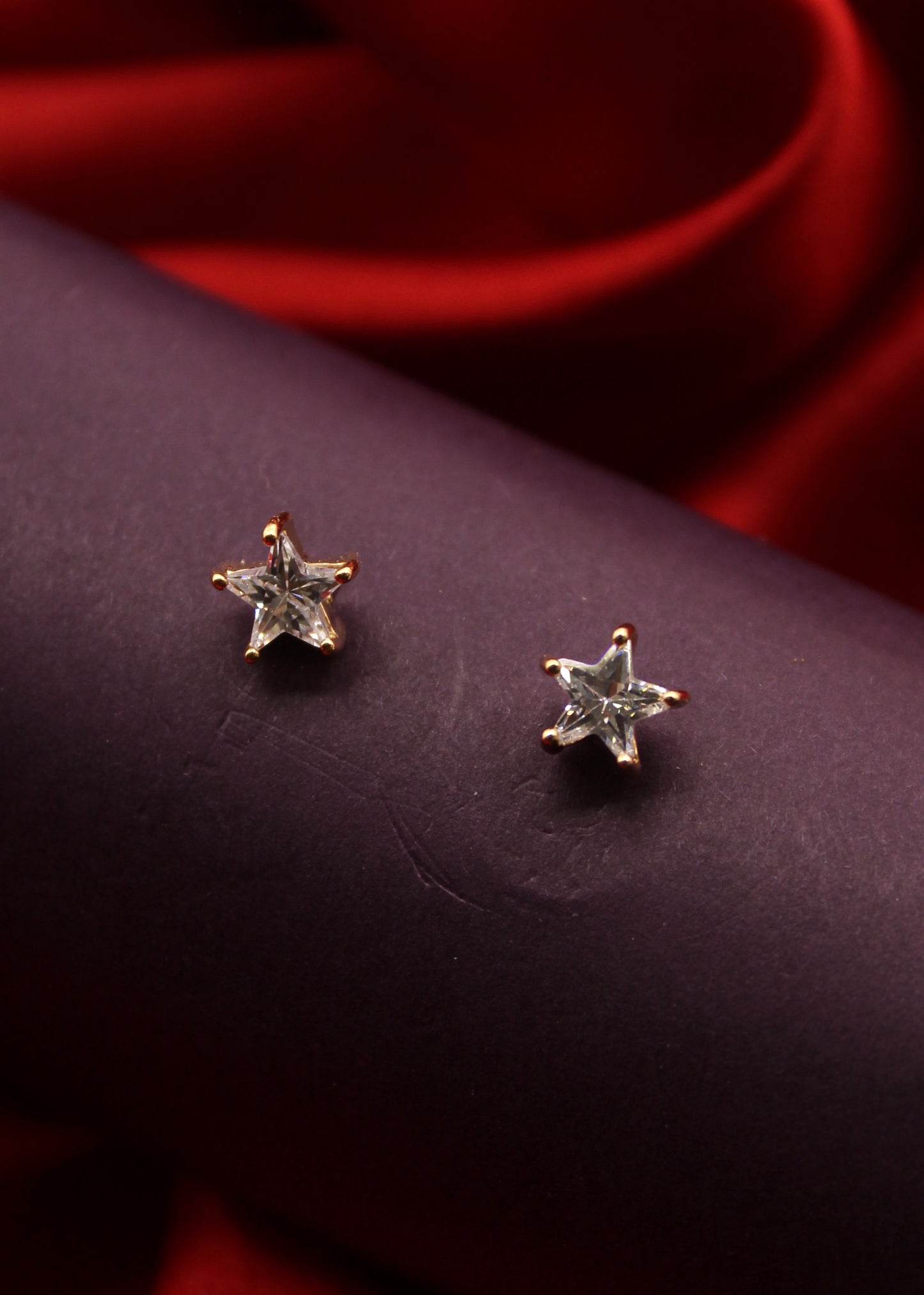 STAR SHAPE DIA STUDS