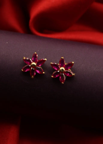 DAINTY FLORAL STUDS