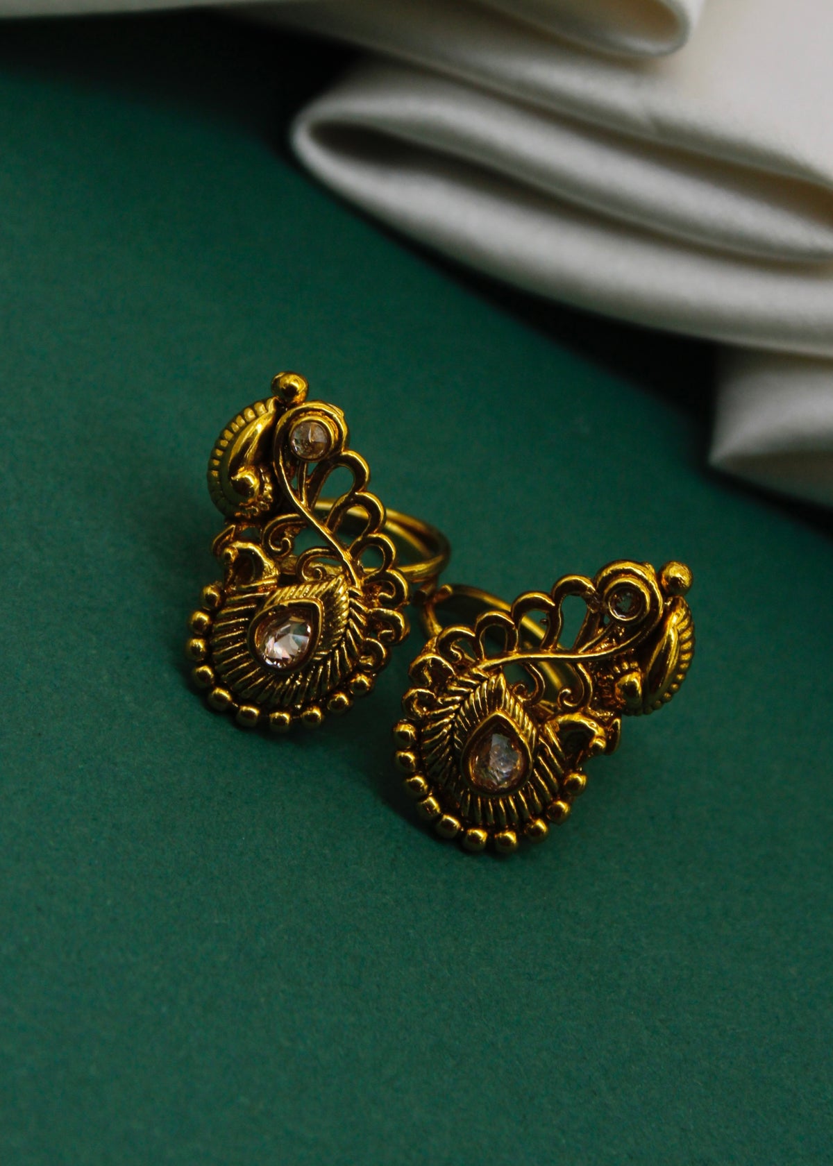 PEACOCK DESIGNER BICHAVE