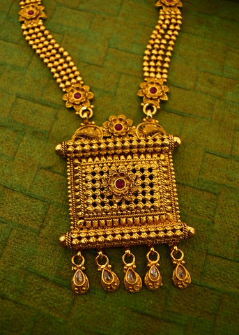 Gold tone flower pendant Kerala style kodi necklace dj-40866 – dreamjwell