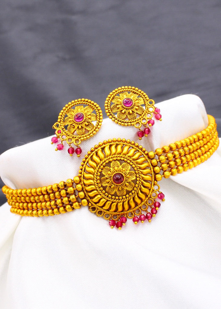 Latest choker store design in gold