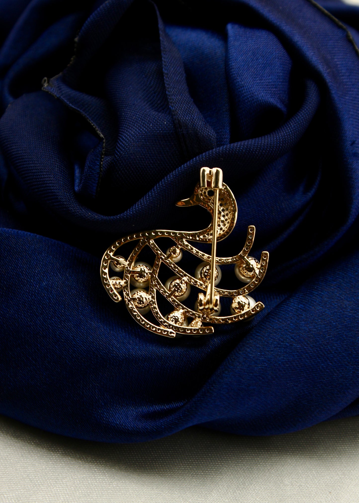 SWAN DESIGN DIA SAREEPIN