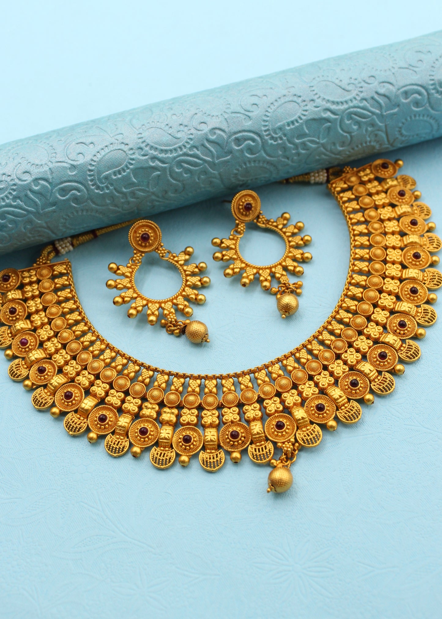 IMPRESSIVE PESHWAI NECKLACE